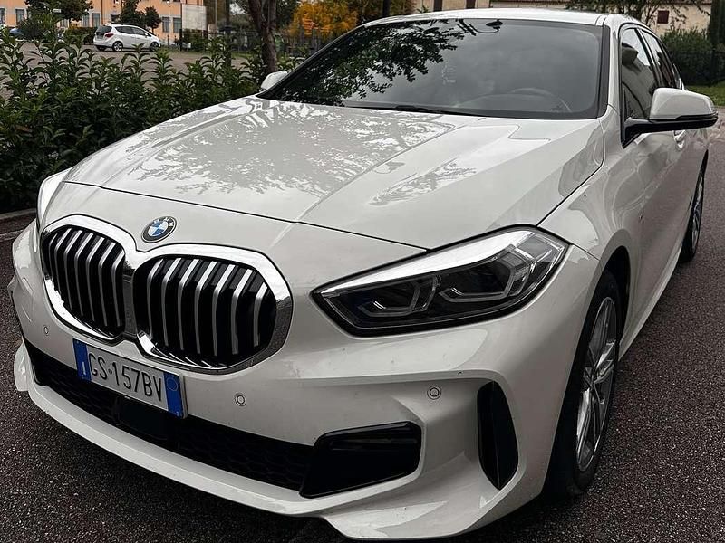 Usata BMW 116 M Sport 116 CV (85 kW) 2023 Bianco Utilitaria