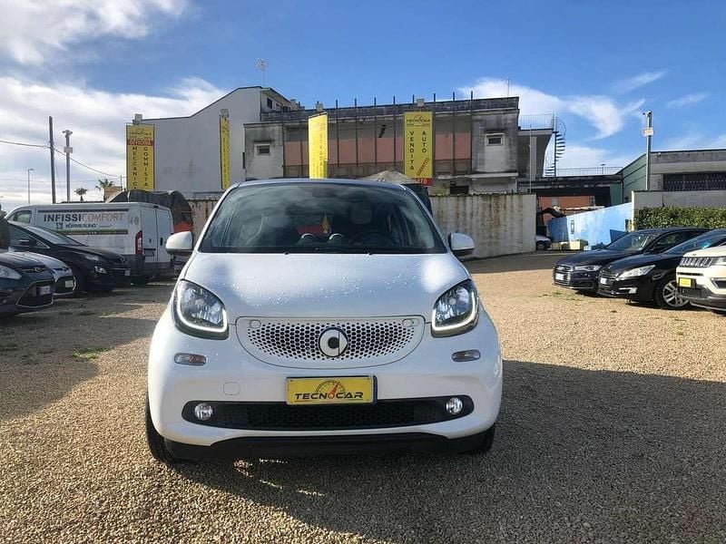 Bianco Usata 2016 Smart ForFour Utilitaria | 8400 € (Buon prezzo) - Immagine 1/4