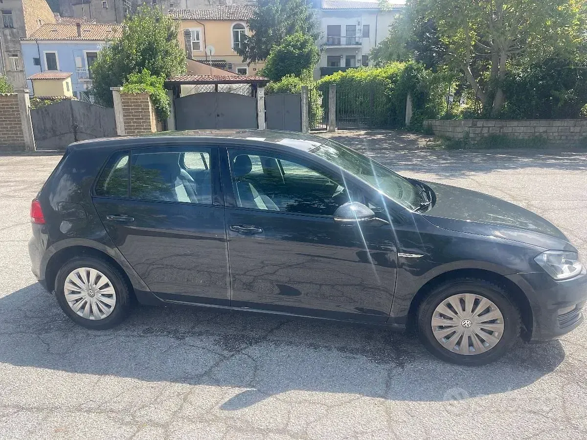 Używany VW Golf VII Highline 109 KM (80 kW) 2014 Hatchback