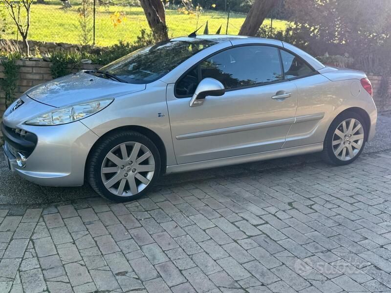 Grigio Usata 2007 Peugeot 207 Cabrio | 4500 € - Immagine 1/4