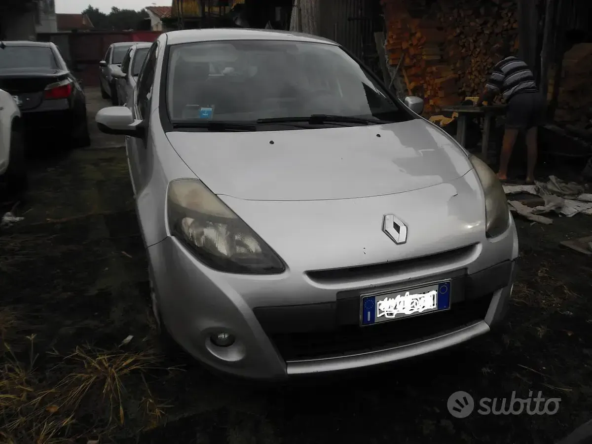 Usata Renault Clio II 75 CV (55 kW) 2011 Grigio Berlina