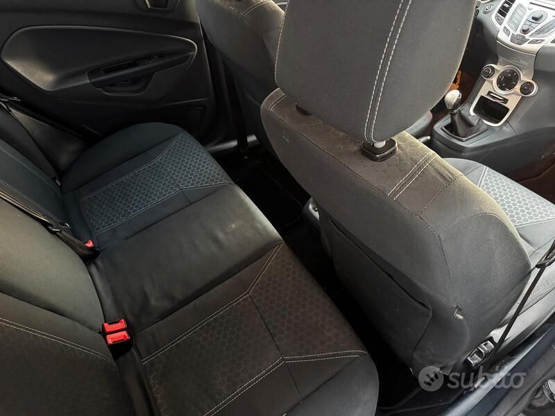 Usata Ford Fiesta Titanium 75 CV (55 kW) 2011 Nero Utilitaria