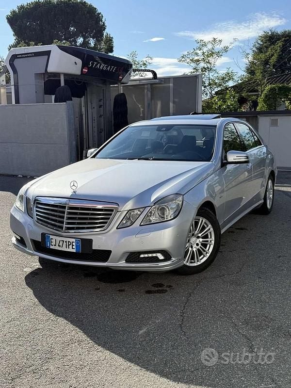 Usata Mercedes E350 Elegance 265 CV (194 kW) 2011 Grigio Berlina