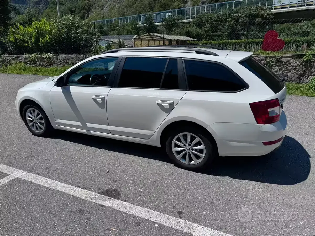 Usata Skoda Octavia 110 CV (80 kW) 2015 Bianco Station wagon