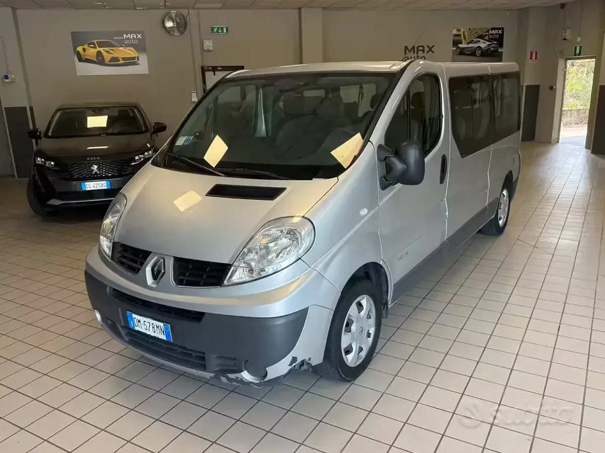 Usata Renault Trafic 114 CV (83 kW) 2008 Grigio Monovolume