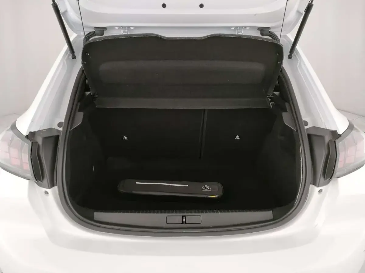 Usata Peugeot 208 Active 101 CV (74 kW) 2023 Bianco Utilitaria
