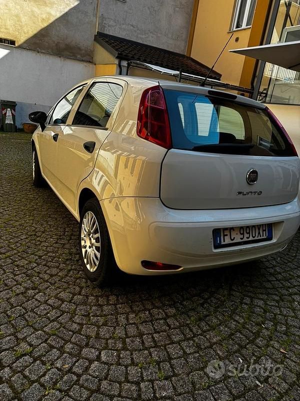 Usata Fiat Punto 69 CV (50 kW) 2016 Bianco Utilitaria
