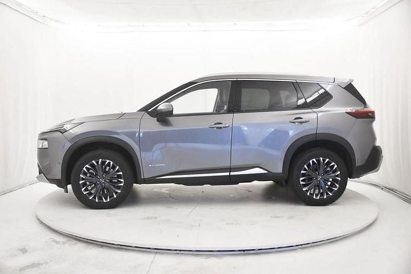Neu Nissan X-Trail Tekna 163 PS (119 kW) 2026 Grau SUV