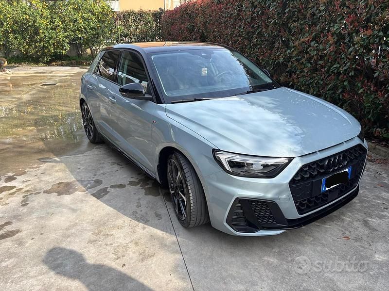 Usata Audi A1 110 CV (80 kW) 2023 Grigio SUV