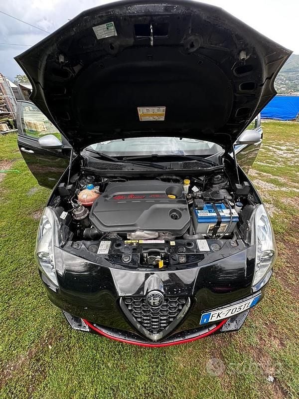 Nero Usata 2017 Alfa Romeo Giulietta Due volumi | 8500 € - Immagine 1/4
