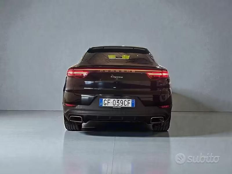 Usata Porsche Cayenne 339 CV (249 kW) 2021 Nero SUV