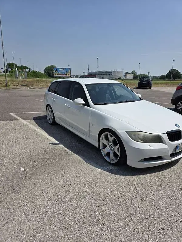 Usata BMW 320 177 CV (130 kW) 2007 Station wagon