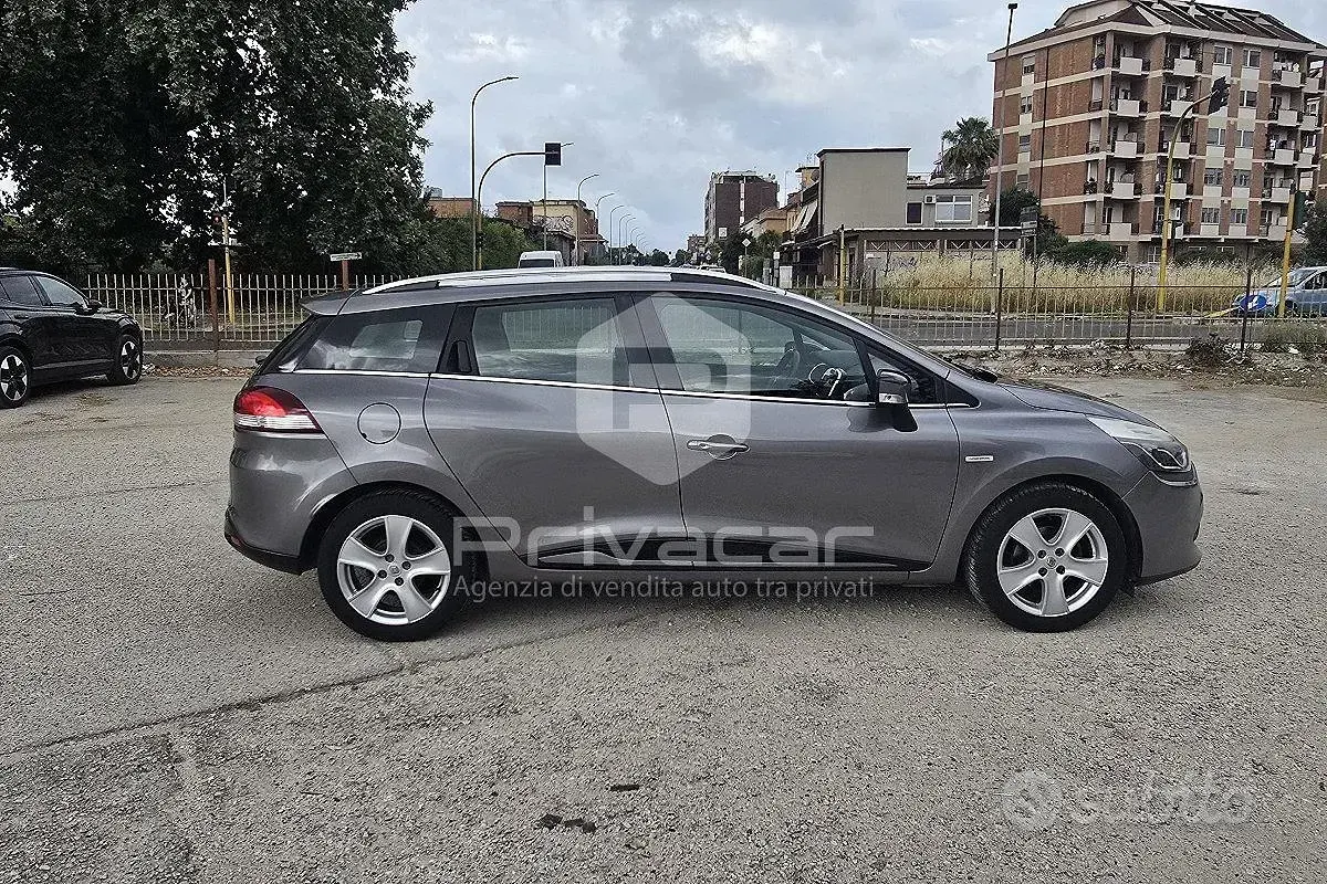 Usata Renault Clio 90 CV (66 kW) 2015 Grigio Station wagon