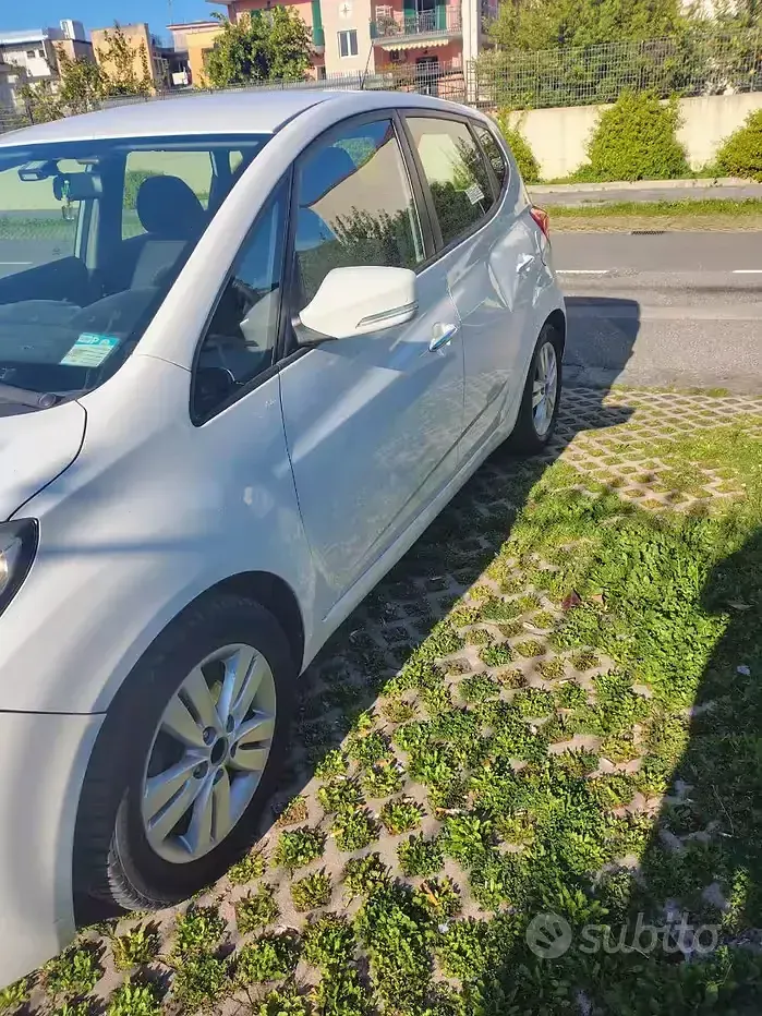 Usata Hyundai ix20 116 CV (85 kW) 2012 Bianco Utilitaria