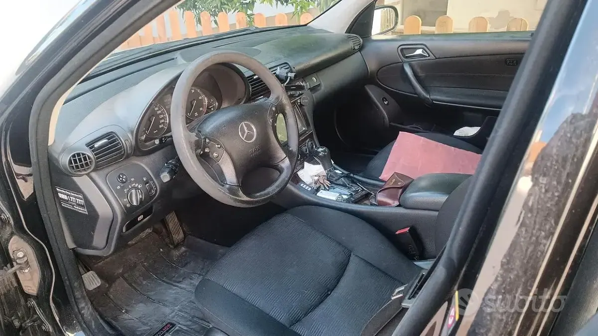 Usata Mercedes C220 150 CV (110 kW) 2006 Nero Station wagon