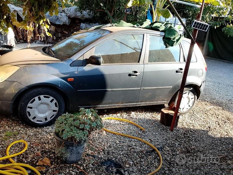 Usata Ford Fiesta 73 CV (53 kW) 2001 Utilitaria