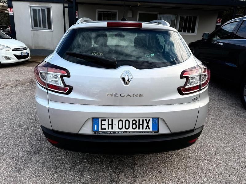 Usata Renault Mégane III 110 CV (80 kW) 2011 Argento Station wagon