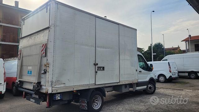 Usata Ford Transit 131 CV (96 kW) 2019 Bianco / pastello Cabrio