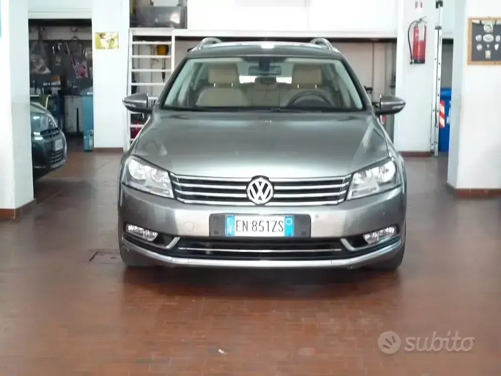 Usata VW Passat Highline 140 CV (102 kW) 2012 Marrone Station wagon