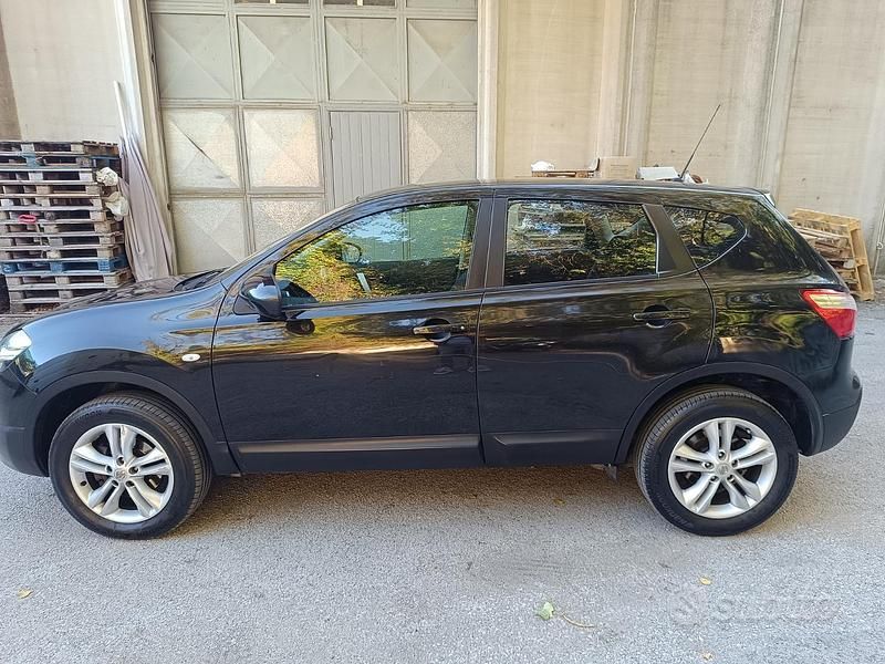 Gebraucht Nissan Qashqai 115 PS (84 kW) 2010 Schwarz SUV