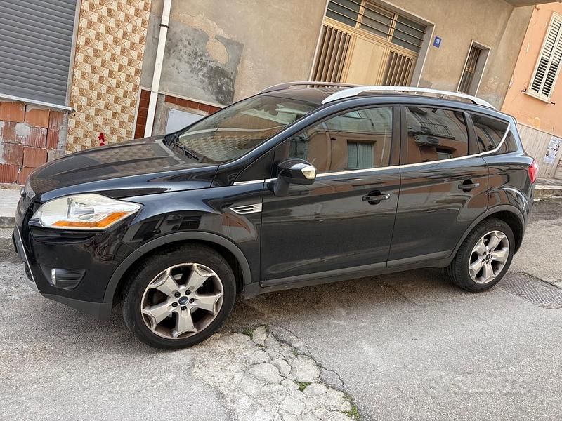Usata Ford Kuga 140 CV (102 kW) 2008 Nero SUV