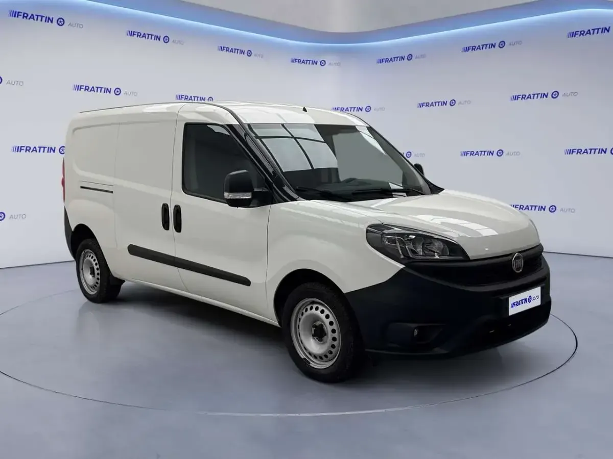 Usata Fiat Doblò Business 95 CV (69 kW) 2021 Bianco Monovolume