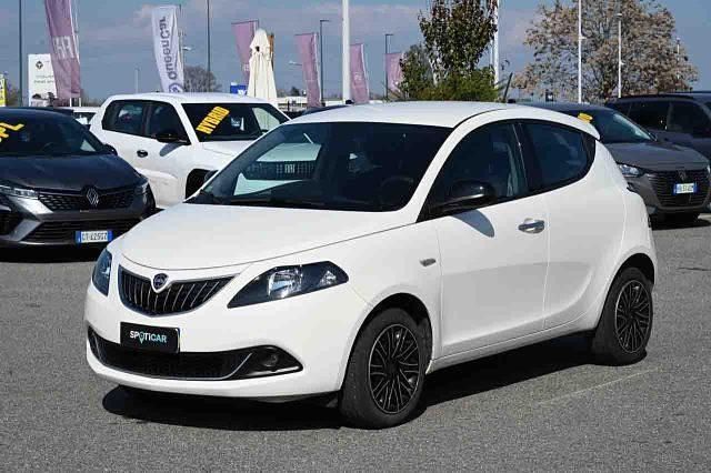 Usata Lancia Ypsilon Gold 69 CV (50 kW) 2023 Bianco Utilitaria