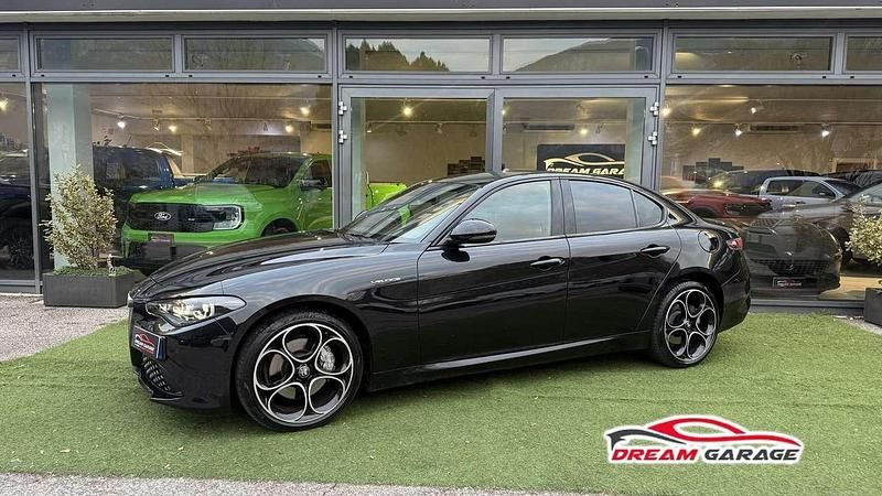 Nero Usata 2023 Alfa Romeo Giulia Veloce Tre volumi | 37.900 € (Buon prezzo) - Immagine 1/4