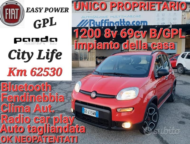 Usata Fiat Panda City Life 69 CV (50 kW) 2022 Rosso Utilitaria