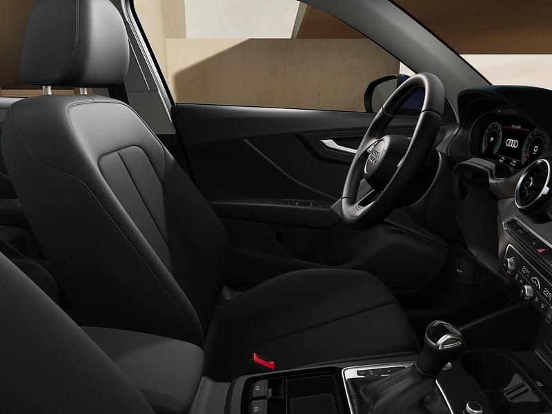 Nuova Audi Q2 Advanced Plus 2026 Blu navarra metallizzato SUV