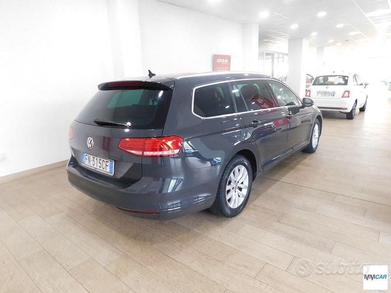 Usata VW Passat Comfortline 120 CV (88 kW) 2016 Grigio Station wagon