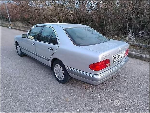 Usata Mercedes E250 1998 Berlina