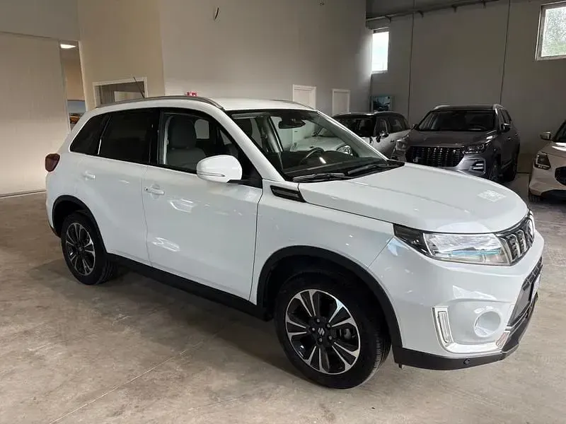 Usata Suzuki Vitara 129 CV (94 kW) 2024 Bianco SUV
