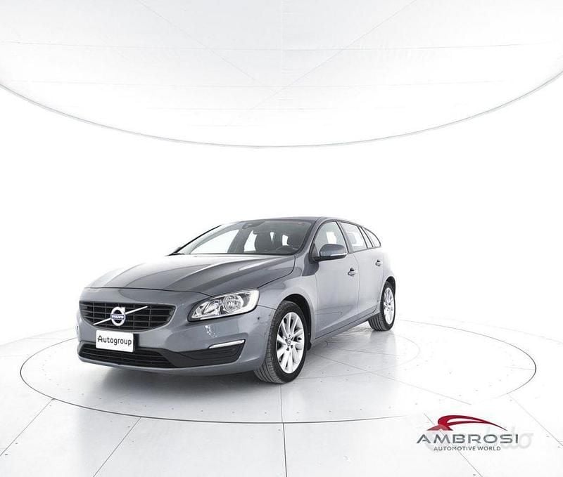 Usata Volvo V60 Kinetic 120 CV (88 kW) 2016 Grigio Station wagon