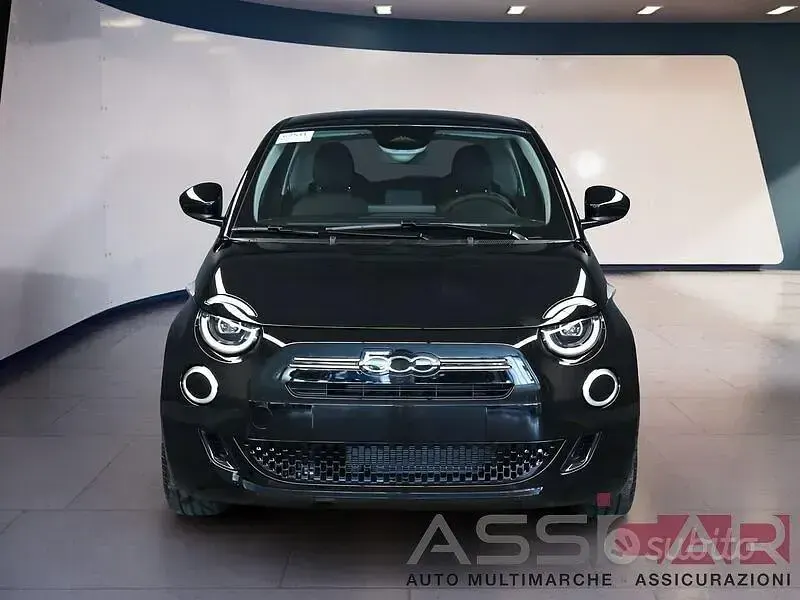 Neu Fiat 500 65 PS (47 kW) 2026 Schwarz Limousine