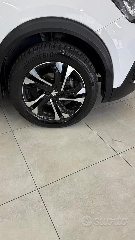 Usata Peugeot 2008 Allure 110 CV (80 kW) 2022 Bianco SUV