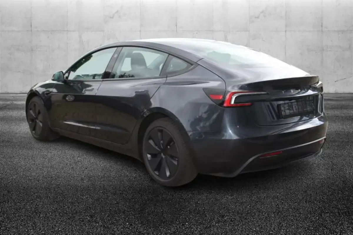 Usata Tesla Model 3 88 kW (120 CV) 2024 Grigio Berlina