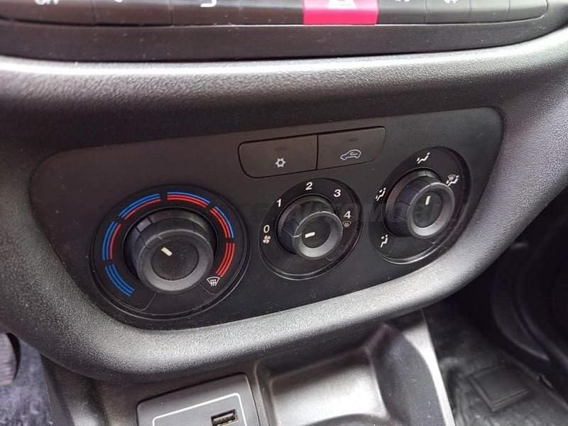 Usata Fiat Doblò 95 CV (69 kW) 2018 Blu Monovolume