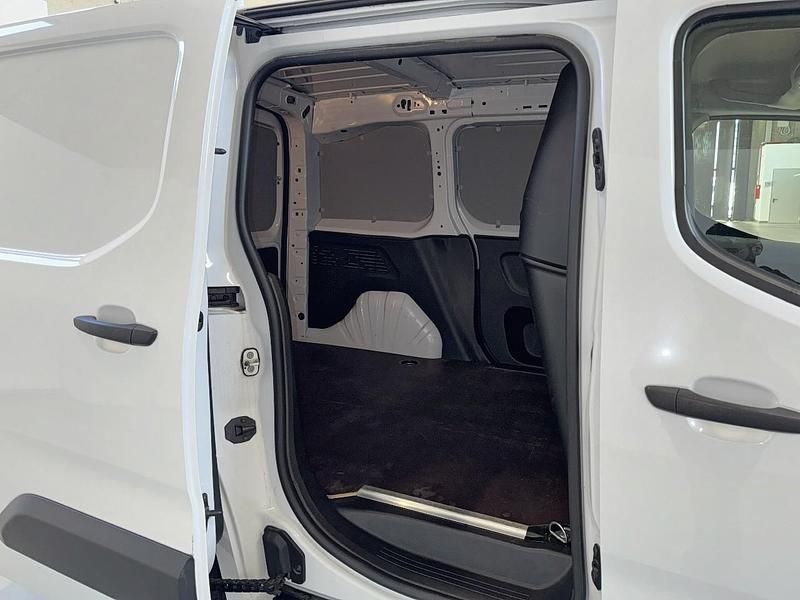 Usata Opel Combo Edition 100 CV (73 kW) 2023 Bianco Furgone