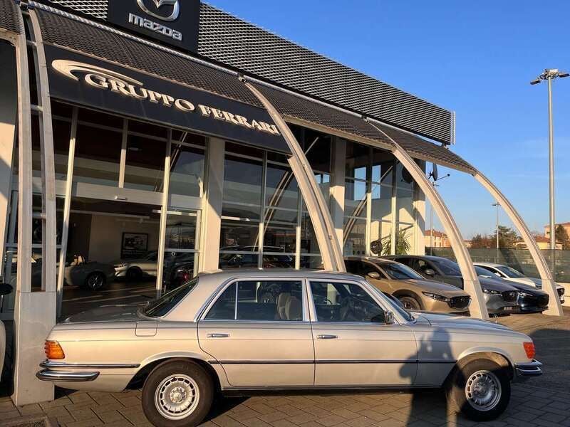 Usata Mercedes 450 220 CV (161 kW) 1977 Grigio Berlina