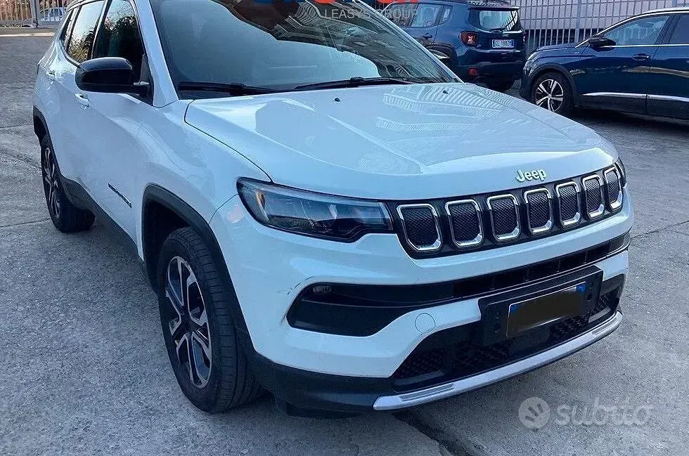 Begagnad Jeep Compass Limited 131 HK (96 kW) 2023 Vit SUV