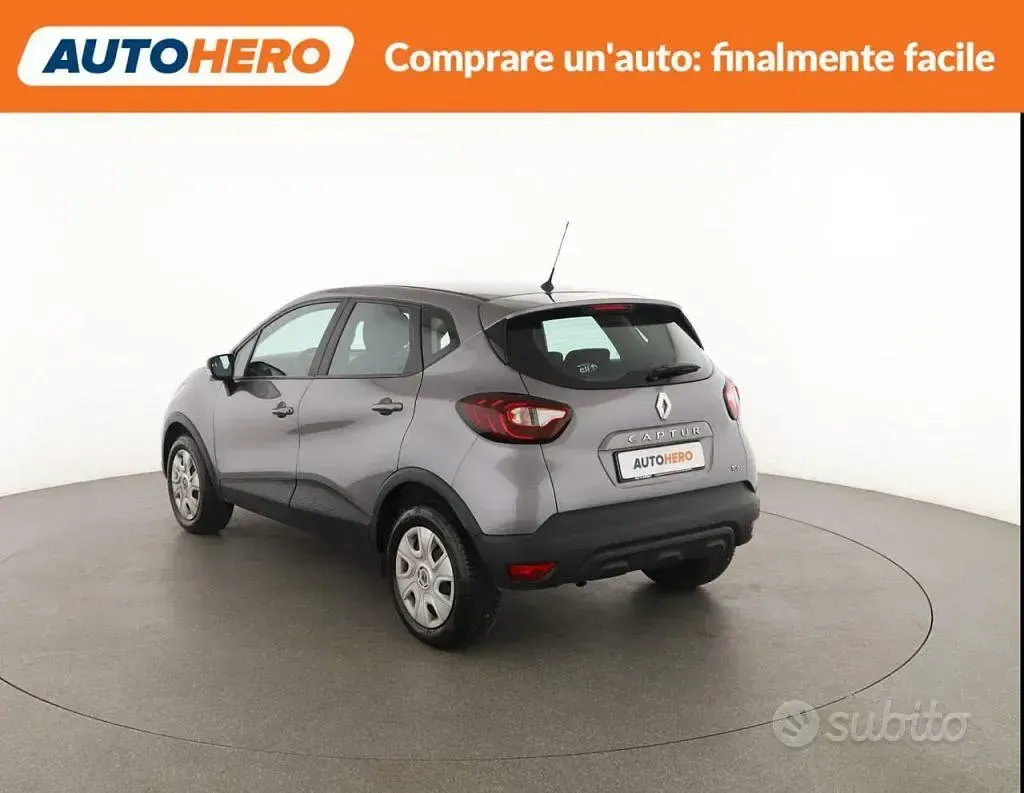 Usata Renault Captur 90 CV (66 kW) 2017 Grigio SUV