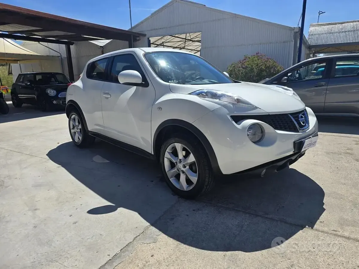 Usata Nissan Juke Tekna 110 CV (80 kW) 2010 Bianco SUV