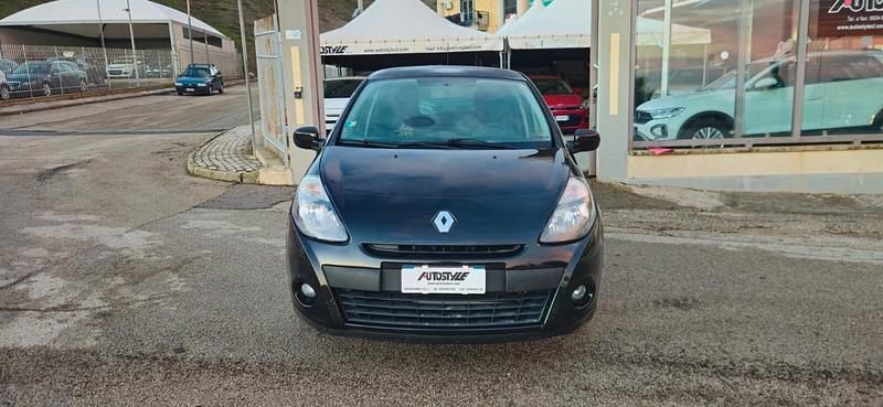 Usata Renault Clio II 75 CV (55 kW) 2011 Nero Berlina