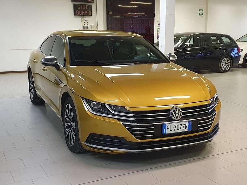 Usata VW Arteon Elegance 150 CV (110 kW) 2017 Oro Berlina