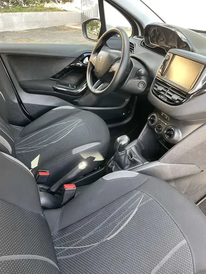 Usata Peugeot 208 Active 82 CV (60 kW) 2014 Bianco Utilitaria