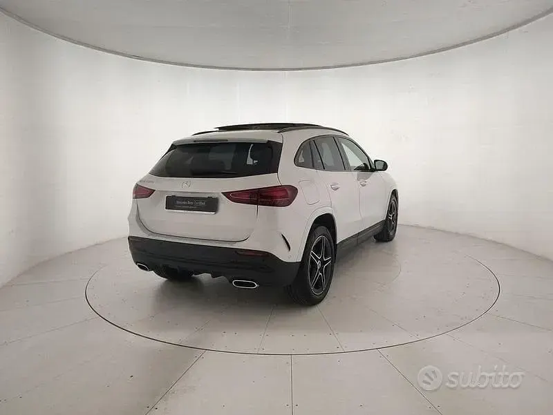 Begagnad Mercedes GLA250 AMG line 217 HK (159 kW) 2023 Vit SUV