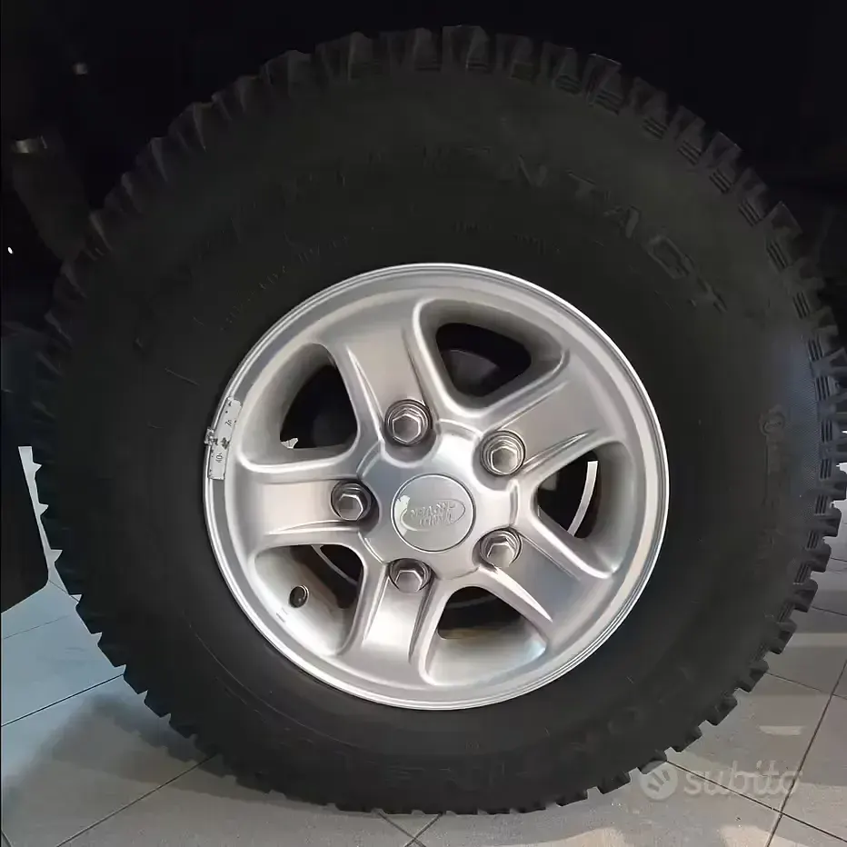 Usata Land Rover Defender 122 CV (89 kW) 2012 Verde SUV