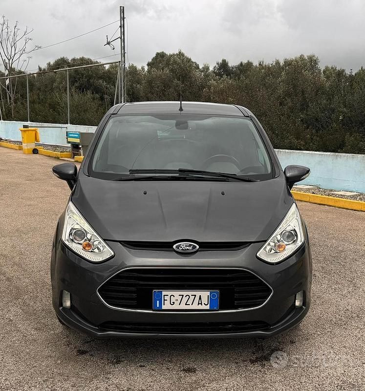 Usata Ford B-MAX Titanium 90 CV (66 kW) 2016 Grigio Monovolume