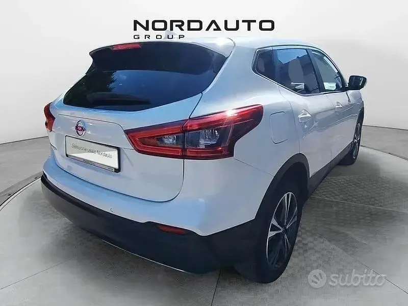 Usata Nissan Qashqai N-Connecta 110 CV (80 kW) 2019 Bianco SUV